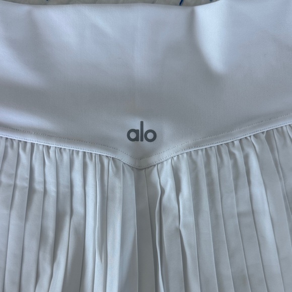 ALO Yoga White Pleated Skater Skirt - Picture 2 of 4